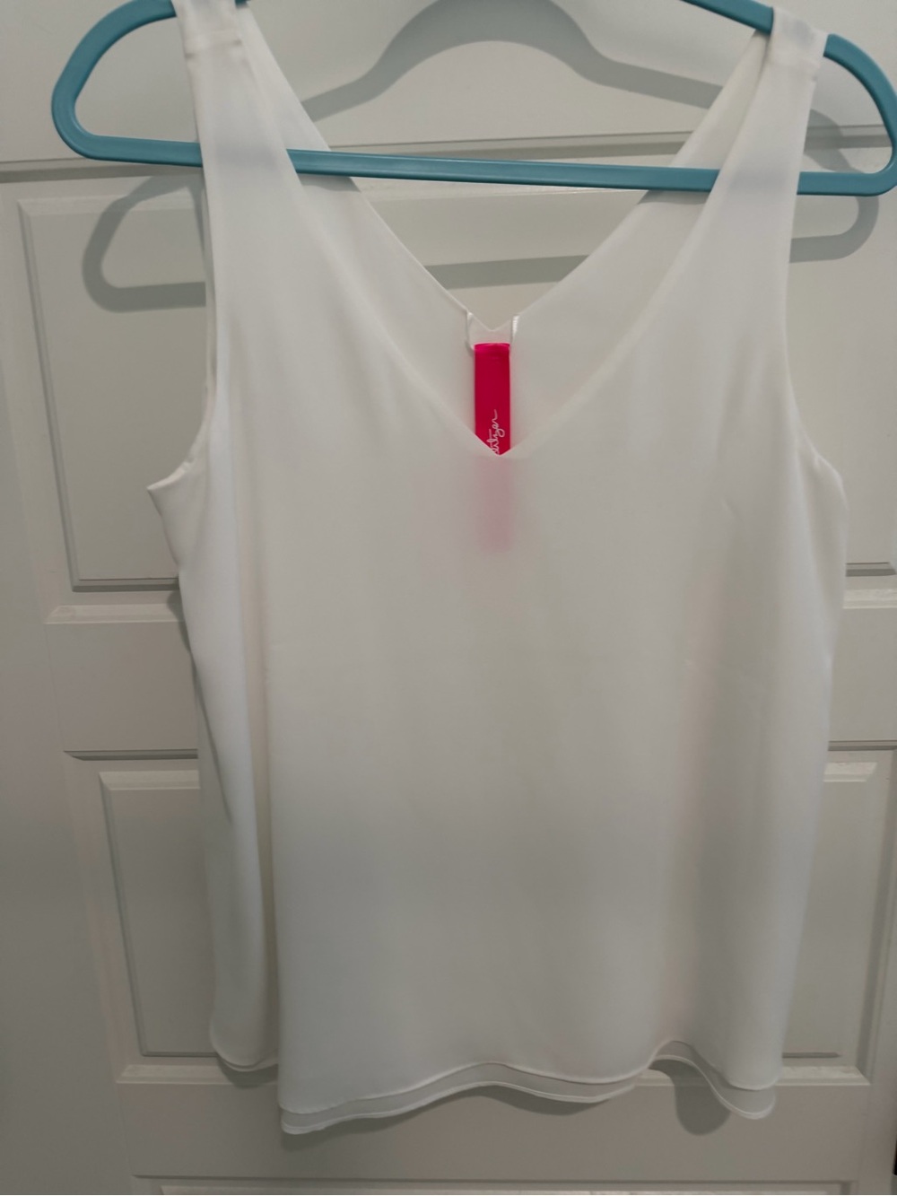 Lilly Pulitzer Florin Straight HemTop in Resort White NWOT - Picture 4 of 4